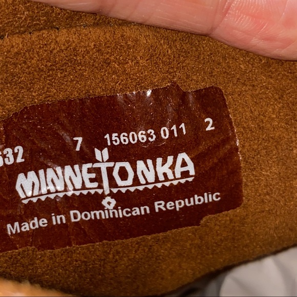 Minnetonka Boots - Picture 8 of 9